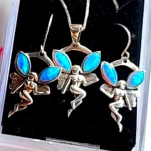 beautiful brand new. NEVER WORN OPAL FAIRY 🧚‍♂️ NECKLACE & EARRINGS STAMPED SET